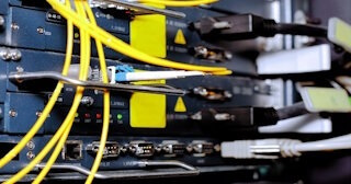 Заказать монтаж сетей в Мирном. Обслуживание ПК, ремонт от 303 руб